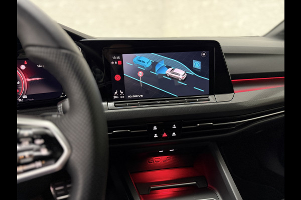 Volkswagen Golf 1.4 eHybrid GTE | IQ-Light | ACC | 19'' | GTI Diffuser | Trekhaak | Stuurwielverwarming | Achteruitrij-Camera | 3-Zone Clima | Carplay | Sfeerverlichting | Draadloos Laden |