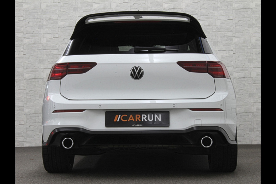 Volkswagen Golf 1.4 eHybrid GTE | IQ-Light | ACC | 19'' | GTI Diffuser | Trekhaak | Stuurwielverwarming | Achteruitrij-Camera | 3-Zone Clima | Carplay | Sfeerverlichting | Draadloos Laden |