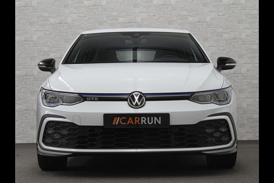 Volkswagen Golf 1.4 eHybrid GTE | IQ-Light | ACC | 19'' | GTI Diffuser | Trekhaak | Stuurwielverwarming | Achteruitrij-Camera | 3-Zone Clima | Carplay | Sfeerverlichting | Draadloos Laden |
