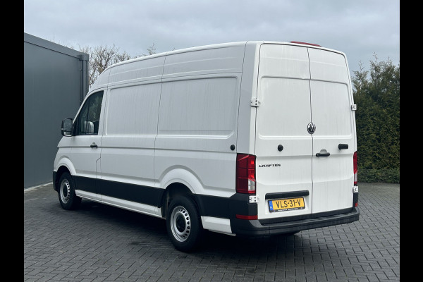 Volkswagen Crafter 2.0 TDI 141 PK DSG AUTOMAAT HIGHLINE+ / LED KOPLAMPEN / L3H3 / 3.000 KG AHG / 270 A DEUREN / AIRCO / CRUISE / BLUETOOTH / 3-ZITS