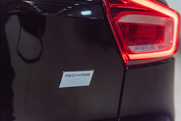 Volvo XC40 Recharge Aut. Luxe Stoelen Parkeercamera CruiseControl 231pk