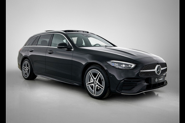 Mercedes-Benz C-Klasse Estate 300 e AMG Plug-In Hybride AMG Line | Trekhaak | Panorama Schuif-Kanteldak | Digital Licht | Rijassistentiepakket Plus incl. PRE-SAFE Inclusief 24 maanden MB Certified garantie voor Europa.