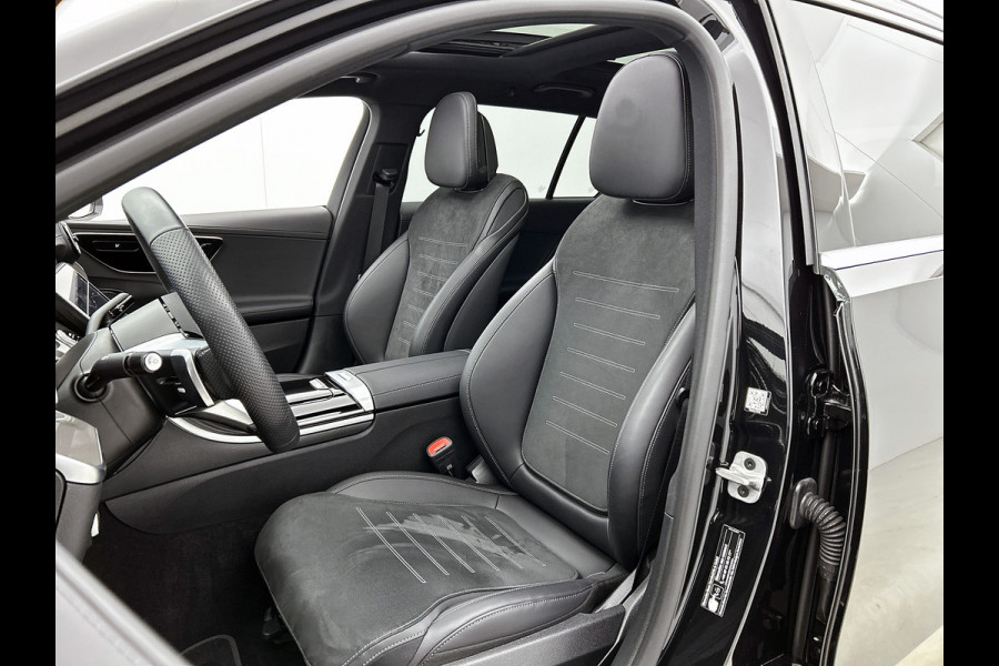 Mercedes-Benz C-Klasse Estate 300 e AMG Plug-In Hybride AMG Line | Trekhaak | Panorama Schuif-Kanteldak | Digital Licht | Rijassistentiepakket Plus incl. PRE-SAFE Inclusief 24 maanden MB Certified garantie voor Europa.