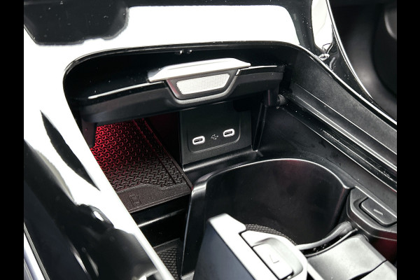 Mercedes-Benz C-Klasse Estate 300 e AMG Plug-In Hybride AMG Line | Trekhaak | Panorama Schuif-Kanteldak | Digital Licht | Rijassistentiepakket Plus incl. PRE-SAFE Inclusief 24 maanden MB Certified garantie voor Europa.