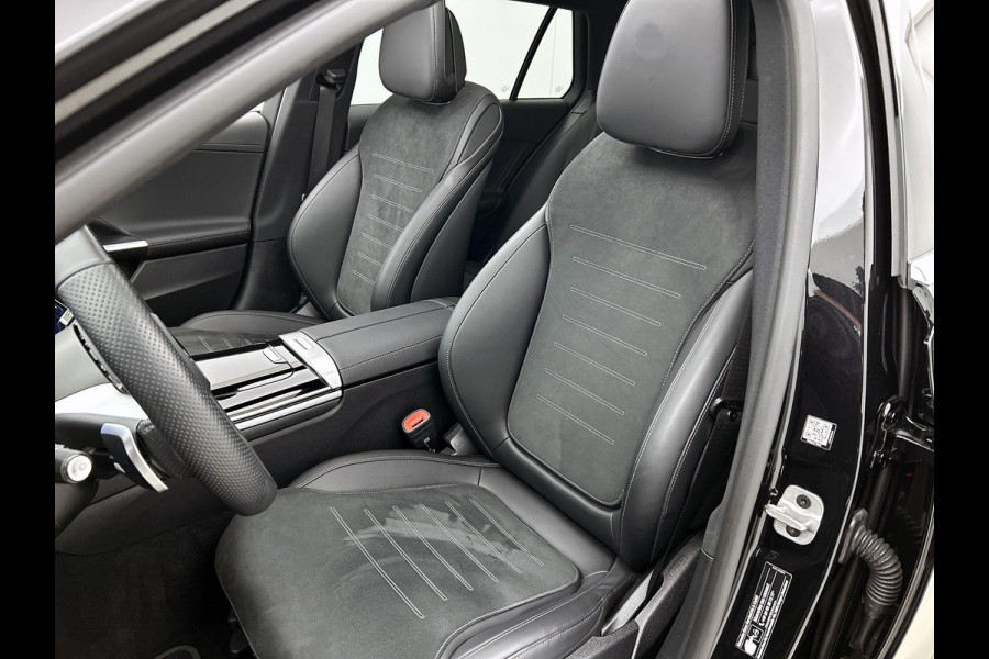 Mercedes-Benz C-Klasse Estate 300 e AMG Plug-In Hybride AMG Line | Trekhaak | Panorama Schuif-Kanteldak | Digital Licht | Rijassistentiepakket Plus incl. PRE-SAFE Inclusief 24 maanden MB Certified garantie voor Europa.