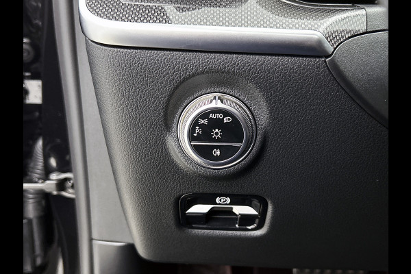 Mercedes-Benz C-Klasse Estate 300 e AMG Plug-In Hybride AMG Line | Trekhaak | Panorama Schuif-Kanteldak | Digital Licht | Rijassistentiepakket Plus incl. PRE-SAFE Inclusief 24 maanden MB Certified garantie voor Europa.