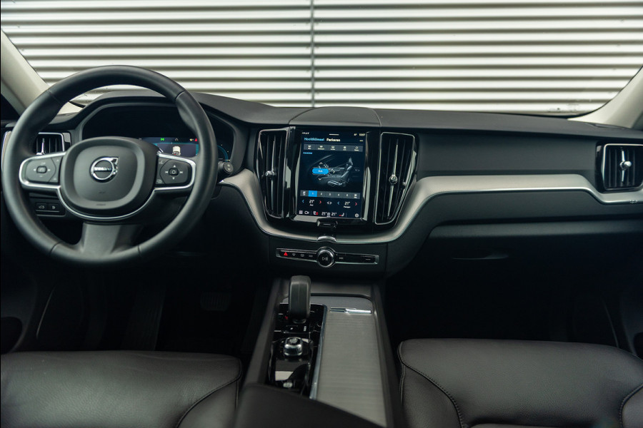 Volvo XC60 T6 Aut. LongRange Ultimate Bright ACC Stoelverwarming Leder Trekhaak 350pk