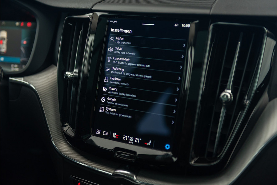 Volvo XC60 T6 Aut. LongRange Ultimate Bright ACC Stoelverwarming Leder Trekhaak 350pk