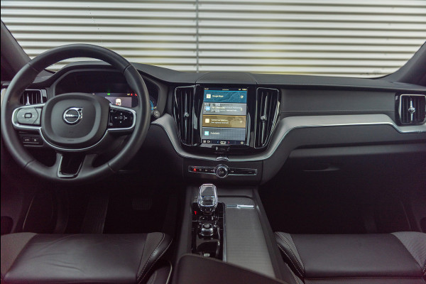 Volvo XC60 T6 Aut. LongRange Ultimate Bright ACC Leder Parkeercamera 350pk