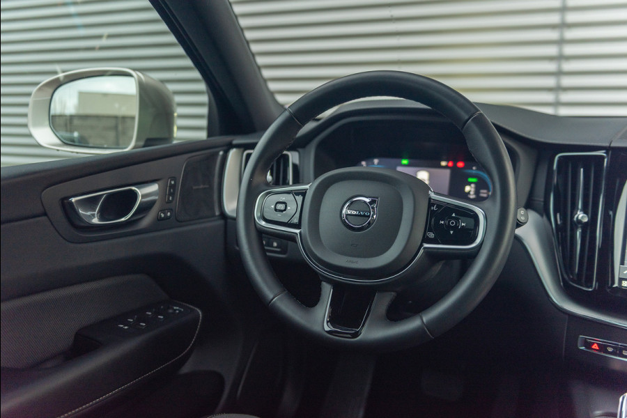 Volvo XC60 T6 Aut. LongRange Ultimate Bright ACC Leder Parkeercamera 350pk