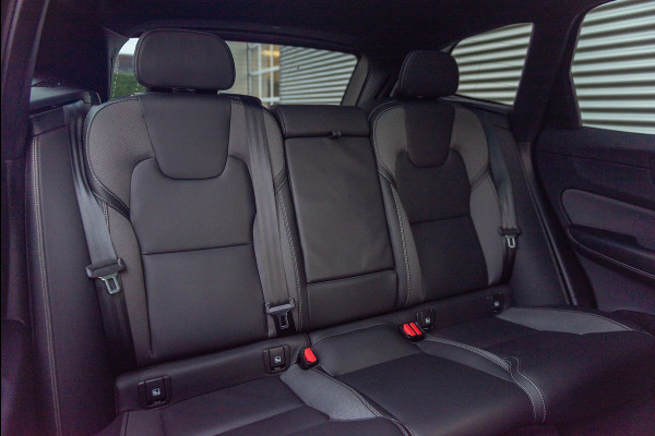 Volvo XC60 T6 Aut. LongRange Ultimate Bright ACC Leder Parkeercamera 350pk