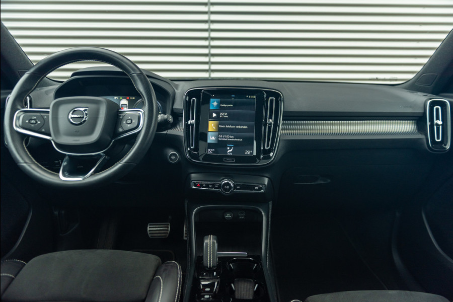 Volvo XC40 T5 Plug-in Hybrid R-Design Leder Navigatie Parkeercamera Panoramadak 262pk