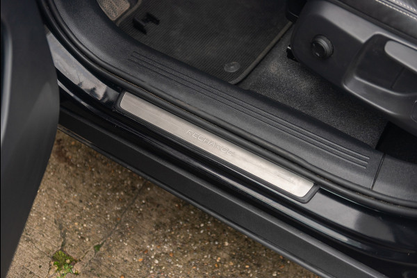 Volvo XC40 T5 Plug-in Hybrid R-Design Leder Navigatie Parkeercamera Panoramadak 262pk