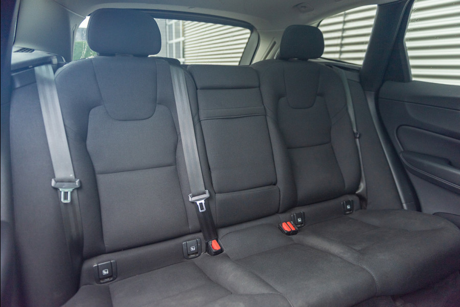 Volvo XC60 T6 Aut. Long Range Inscription Trekhaak Parkeercamera 350pk