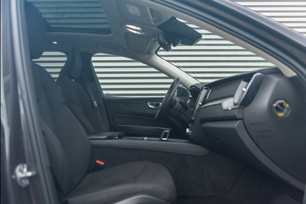 Volvo XC60 T6 Aut. Long Range Inscription Trekhaak Parkeercamera 350pk