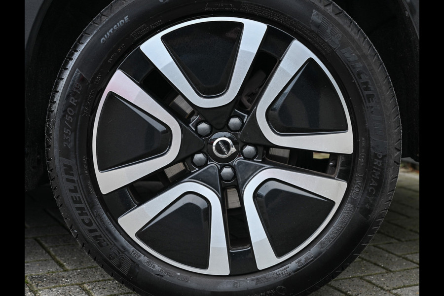 Volvo XC40 2.0 D3 Inscription · Stoel en stuurverwarming · Harman/Kardon · Trekhaak · Keyless · Camera · Panoramadak · Leder · Led · Adapti