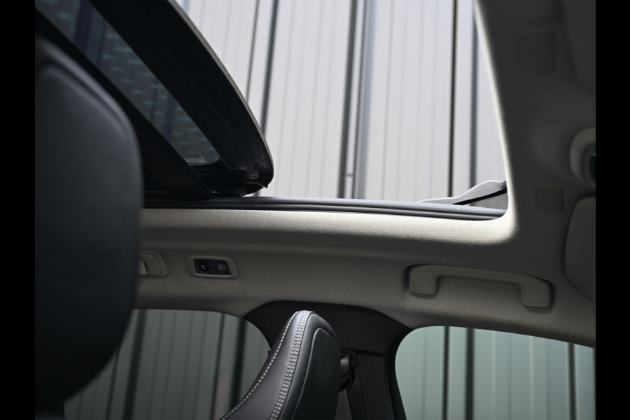 Volvo XC40 2.0 D3 Inscription · Stoel en stuurverwarming · Harman/Kardon · Trekhaak · Keyless · Camera · Panoramadak · Leder · Led · Adapti