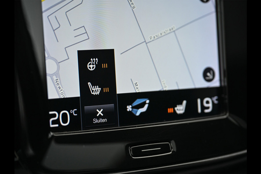 Volvo XC40 2.0 D3 Inscription · Stoel en stuurverwarming · Harman/Kardon · Trekhaak · Keyless · Camera · Panoramadak · Leder · Led · Adapti
