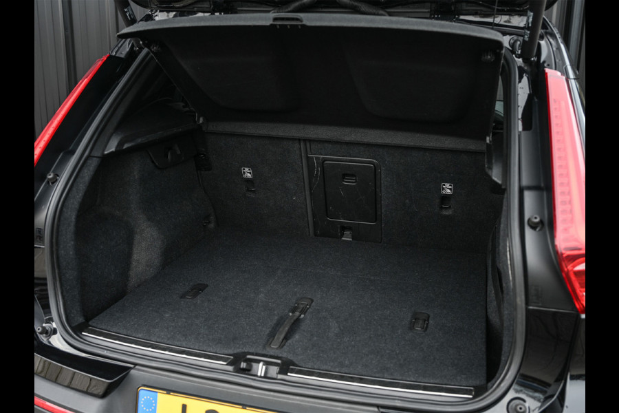 Volvo XC40 2.0 D3 Inscription · Stoel en stuurverwarming · Harman/Kardon · Trekhaak · Keyless · Camera · Panoramadak · Leder · Led · Adapti