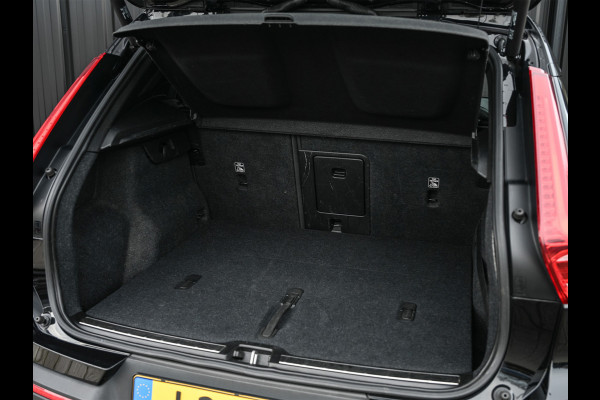 Volvo XC40 2.0 D3 Inscription · Stoel en stuurverwarming · Harman/Kardon · Trekhaak · Keyless · Camera · Panoramadak · Leder · Led · Adapti