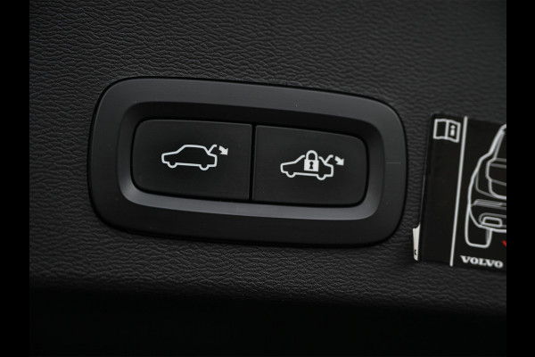 Volvo XC40 2.0 D3 Inscription · Stoel en stuurverwarming · Harman/Kardon · Trekhaak · Keyless · Camera · Panoramadak · Leder · Led · Adapti