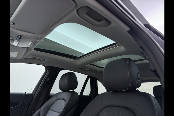 Mercedes-Benz GLC 300e 4MATIC Premium Plus | PHEV PLUG-IN HYBRIDE | MEGA VETTE AUTO | PANORAMA DAK | 20INCH | CAMERA | ELEKTRISCHE KLEP | KEYLESS ENTRY + START | DODEHOEK | RIJKLAAR + 12 MND BOVAG GARANTIE!