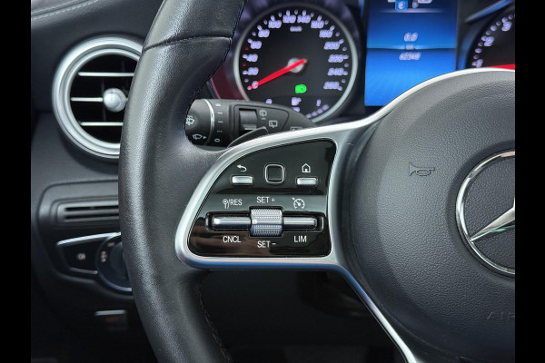 Mercedes-Benz GLC 300e 4MATIC Premium Plus | PHEV PLUG-IN HYBRIDE | MEGA VETTE AUTO | PANORAMA DAK | 20INCH | CAMERA | ELEKTRISCHE KLEP | KEYLESS ENTRY + START | DODEHOEK | RIJKLAAR + 12 MND BOVAG GARANTIE!