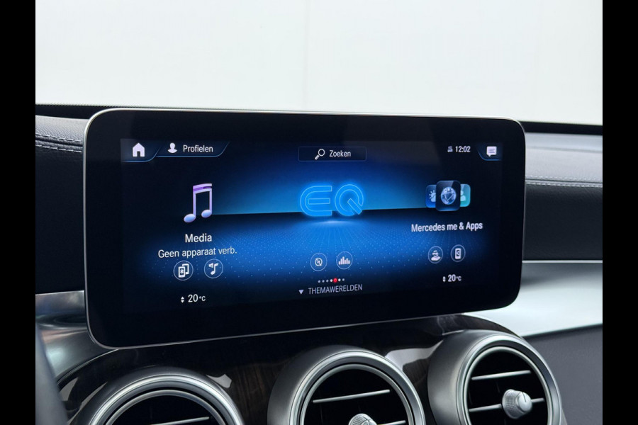 Mercedes-Benz GLC 300e 4MATIC Premium Plus | PHEV PLUG-IN HYBRIDE | MEGA VETTE AUTO | PANORAMA DAK | 20INCH | CAMERA | ELEKTRISCHE KLEP | KEYLESS ENTRY + START | DODEHOEK | RIJKLAAR + 12 MND BOVAG GARANTIE!