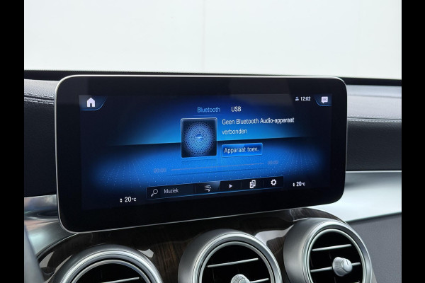 Mercedes-Benz GLC 300e 4MATIC Premium Plus | PHEV PLUG-IN HYBRIDE | MEGA VETTE AUTO | PANORAMA DAK | 20INCH | CAMERA | ELEKTRISCHE KLEP | KEYLESS ENTRY + START | DODEHOEK | RIJKLAAR + 12 MND BOVAG GARANTIE!