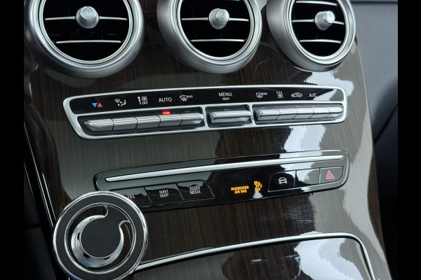 Mercedes-Benz GLC 300e 4MATIC Premium Plus | PHEV PLUG-IN HYBRIDE | MEGA VETTE AUTO | PANORAMA DAK | 20INCH | CAMERA | ELEKTRISCHE KLEP | KEYLESS ENTRY + START | DODEHOEK | RIJKLAAR + 12 MND BOVAG GARANTIE!