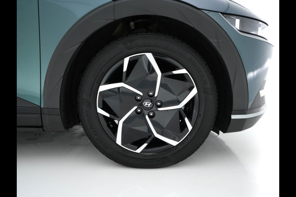 Hyundai IONIQ 5 Connect+ AWD 77.4 kWh [3-FASE] { SOH-92% } (INCL-BTW) Aut.* HEATPUMP | LEATHER | BOSE-AUDIO | FULL-LED | DIGI-COCKPIT | AMBIENT-LIGHT | DAB | SHIFT-PADDLES | HEAD-UP | NAVI-FULLMAP | KEYLESS | CAMERA | HEATED-COMFORTSEATS | ...