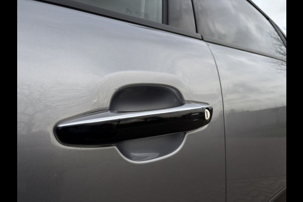 Citroën C3 1.2 PureTech Max OUTLET | SUPERDEAL | OPRUIMING Parkeer Camera | Apple Carplay | Keyless Entry | 16'' LMV |