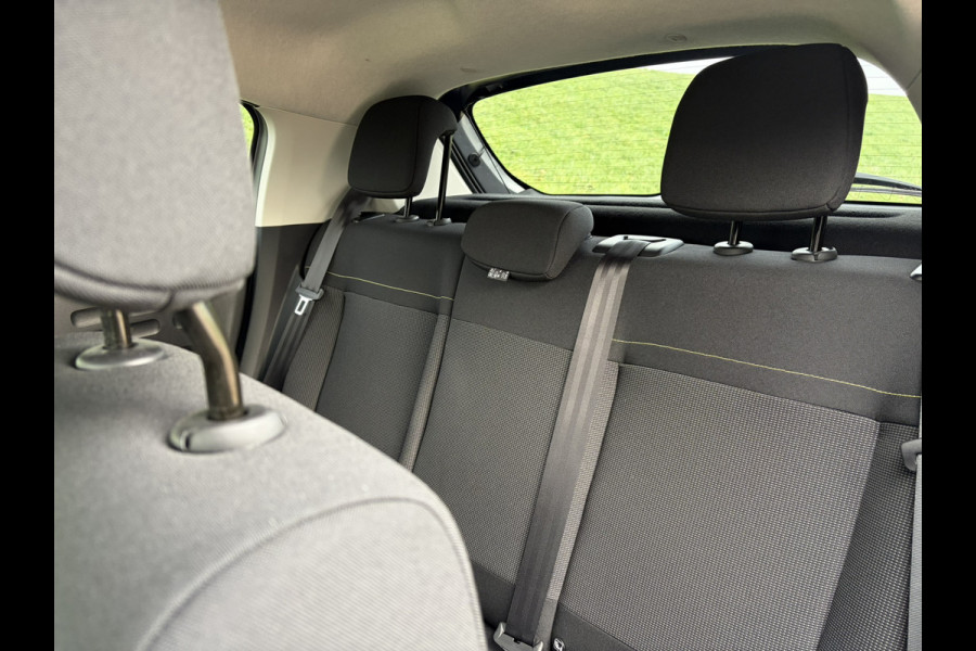 Citroën C3 1.2 PureTech Max OUTLET | SUPERDEAL | OPRUIMING Parkeer Camera | Apple Carplay | Keyless Entry | 16'' LMV |