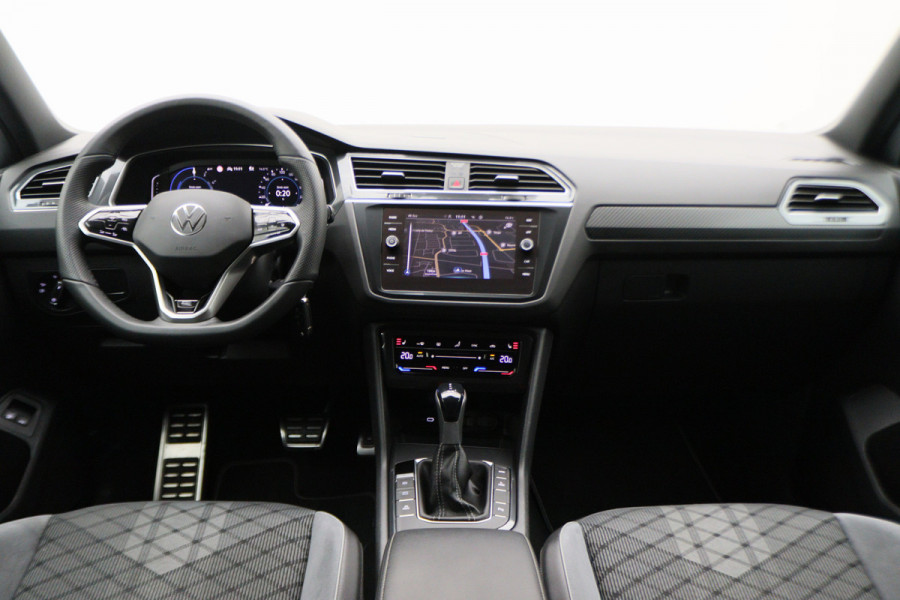 Volkswagen Tiguan 1.4 TSI eHybrid R-Line Business+ IQ-Light, Virtual Cockpit, ACC, Winterpakket, Apple Carplay, PDC, 20''