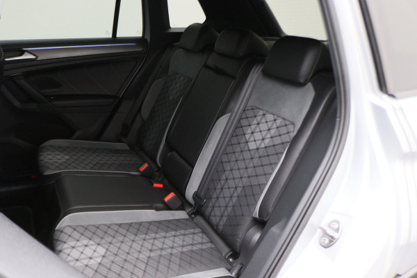 Volkswagen Tiguan 1.4 TSI eHybrid R-Line Business+ IQ-Light, Virtual Cockpit, ACC, Winterpakket, Apple Carplay, PDC, 20''