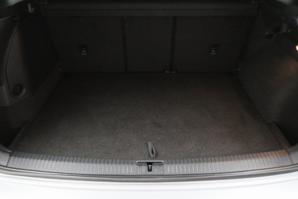 Volkswagen Tiguan 1.4 TSI eHybrid R-Line Business+ IQ-Light, Virtual Cockpit, ACC, Winterpakket, Apple Carplay, PDC, 20''