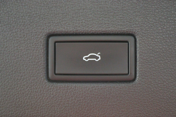 Volkswagen Tiguan 1.4 TSI eHybrid R-Line Business+ IQ-Light, Virtual Cockpit, ACC, Winterpakket, Apple Carplay, PDC, 20''