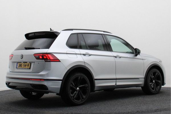 Volkswagen Tiguan 1.4 TSI eHybrid R-Line Business+ IQ-Light, Virtual Cockpit, ACC, Winterpakket, Apple Carplay, PDC, 20''