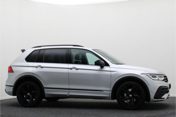 Volkswagen Tiguan 1.4 TSI eHybrid R-Line Business+ IQ-Light, Virtual Cockpit, ACC, Winterpakket, Apple Carplay, PDC, 20''
