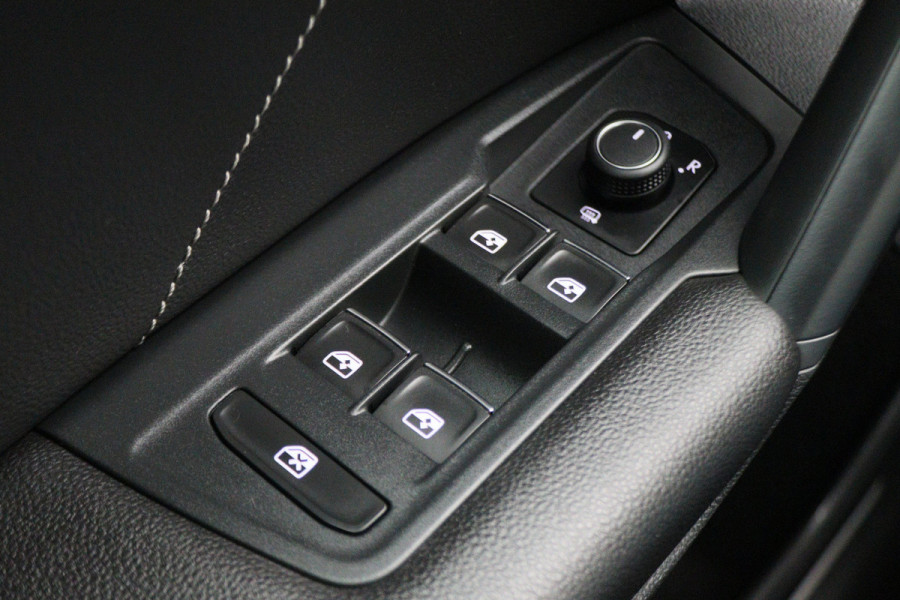 Volkswagen Tiguan 1.4 TSI eHybrid R-Line Business+ IQ-Light, Virtual Cockpit, ACC, Winterpakket, Apple Carplay, PDC, 20''