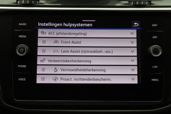 Volkswagen Tiguan 1.4 TSI eHybrid R-Line Business+ IQ-Light, Virtual Cockpit, ACC, Winterpakket, Apple Carplay, PDC, 20''