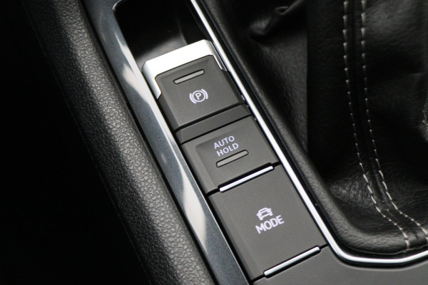 Volkswagen Tiguan 1.4 TSI eHybrid R-Line Business+ IQ-Light, Virtual Cockpit, ACC, Winterpakket, Apple Carplay, PDC, 20''