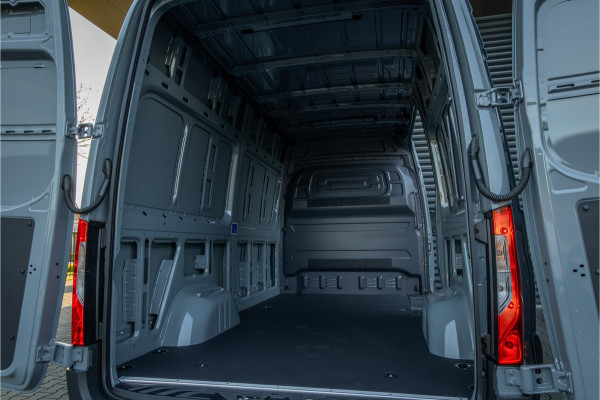 Mercedes-Benz eSprinter 320 L2 Pro 81kWh -LED-