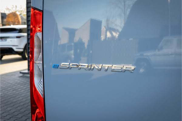 Mercedes-Benz eSprinter 320 L2 Pro 81kWh -LED-