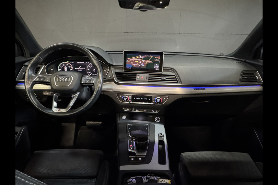 Audi Q5 55 TFSI e quattro Competition | 2x S-Line | Panoramadak | Wegkl. trekhaak | Ambianceverlichting | Adaptive cruise | Carplay | Camera