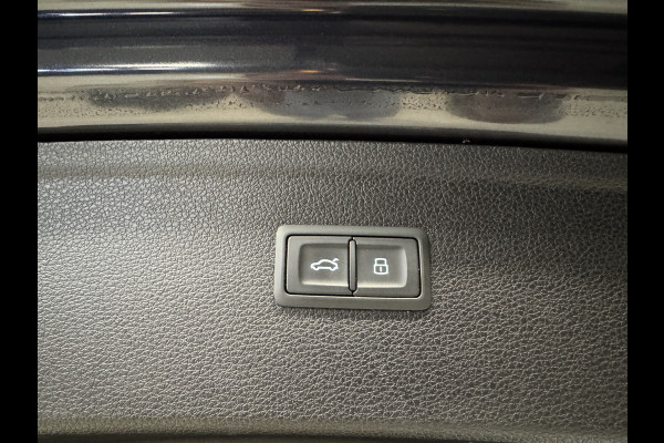 Audi Q5 55 TFSI e quattro Competition | 2x S-Line | Panoramadak | Wegkl. trekhaak | Ambianceverlichting | Adaptive cruise | Carplay | Camera