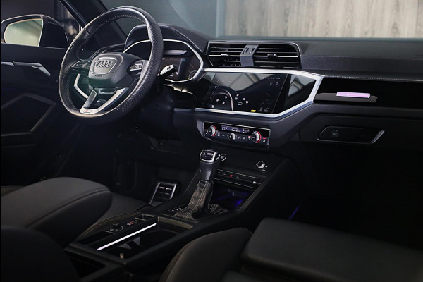 Audi Q3 45 TFSI e S Line Competition / SONOS / Memory / Camera / Lane Assist / Open Panoramadak / Led / Pdc / 21 Inch