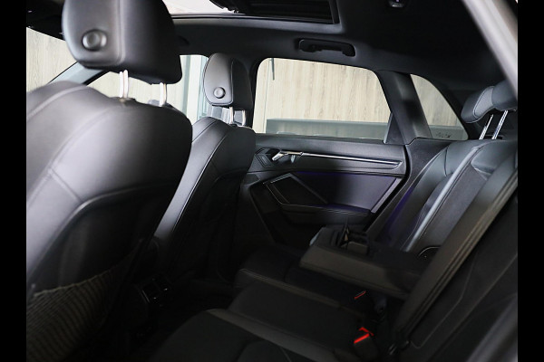 Audi Q3 45 TFSI e S Line Competition / SONOS / Memory / Camera / Lane Assist / Open Panoramadak / Led / Pdc / 21 Inch