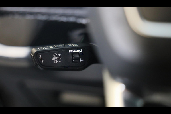 Audi Q3 45 TFSI e S Line Competition / SONOS / Memory / Camera / Lane Assist / Open Panoramadak / Led / Pdc / 21 Inch