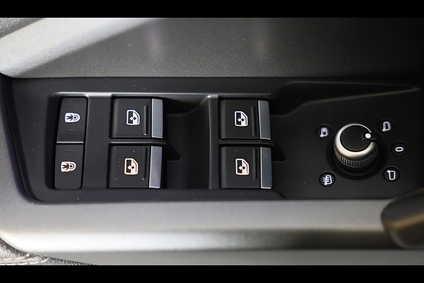 Audi Q3 45 TFSI e S Line Competition / SONOS / Memory / Camera / Lane Assist / Open Panoramadak / Led / Pdc / 21 Inch